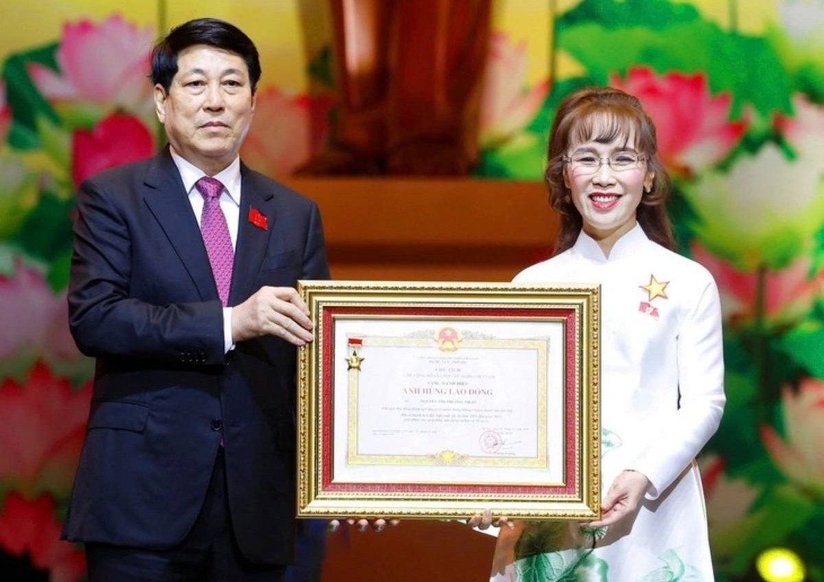 DR. NGUYEN THI PHUONG THAO AWARDED THE TITLE OF LABOR HERO 